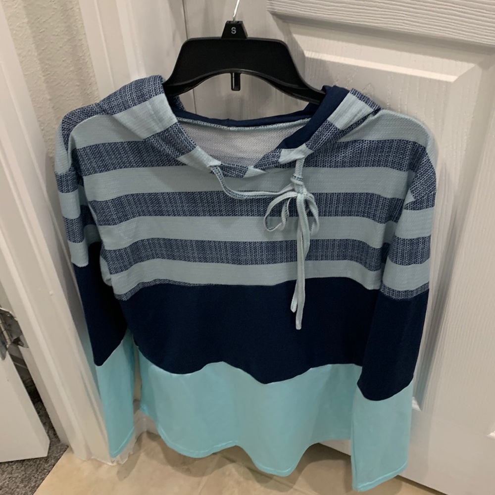 Hooded soft shirt